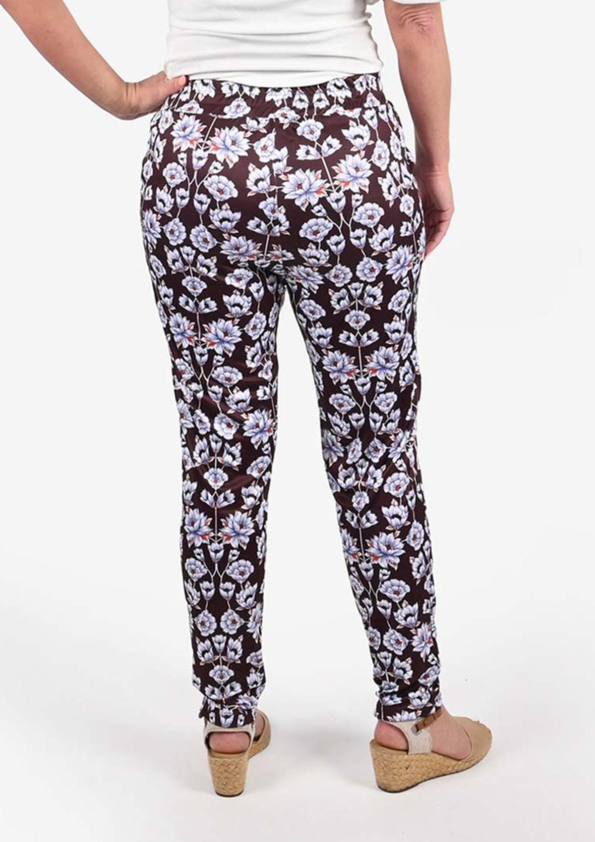 back side of slim fit high-rise brown pants #color_Brown White Floral